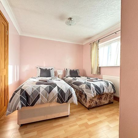 Morden Holiday Basildon  Exterior foto